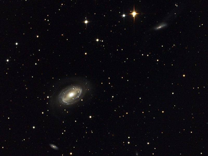 thumb_1301508039_ngc4725_crop_800.jpg