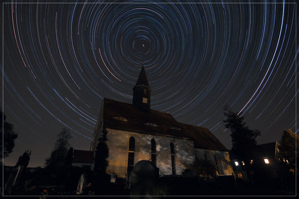 thumb_1350842719_startrails_church_wilschdorf_1000.jpg